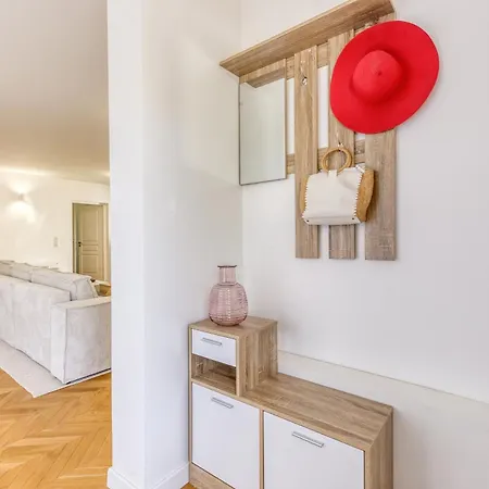 Familiale Piscine Jaccuzi Entre Et Paris *